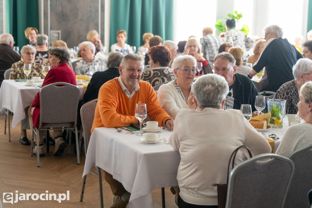 Śniadanie Wielkanoce dla seniorów i osób samotnych