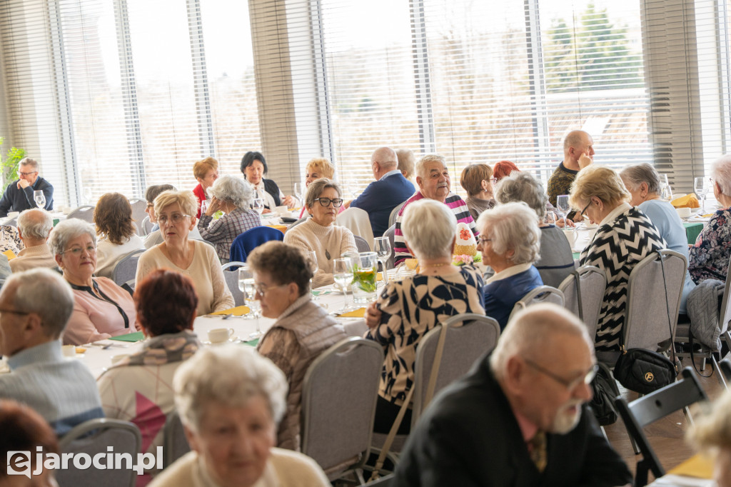 Śniadanie Wielkanoce dla seniorów i osób samotnych