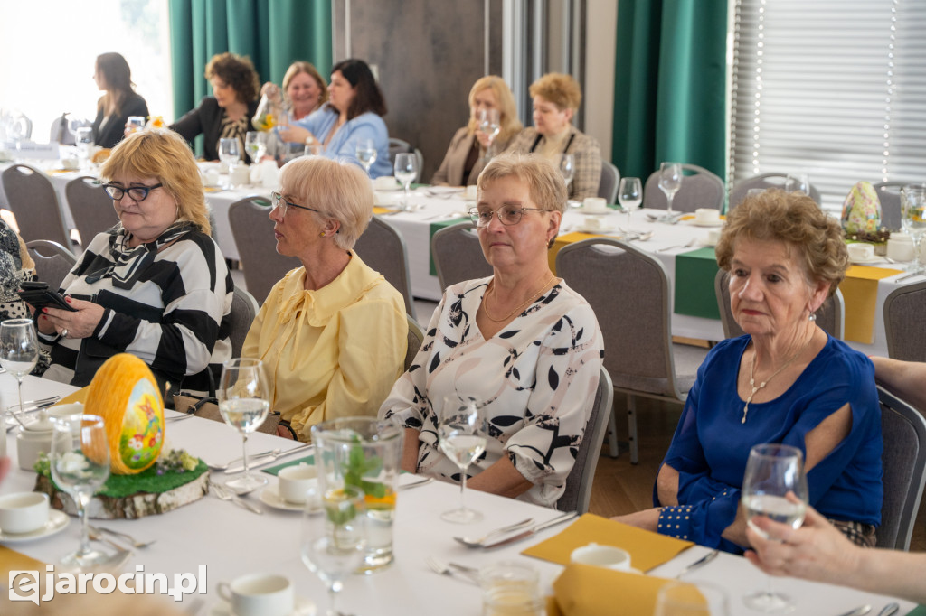 Śniadanie Wielkanoce dla seniorów i osób samotnych