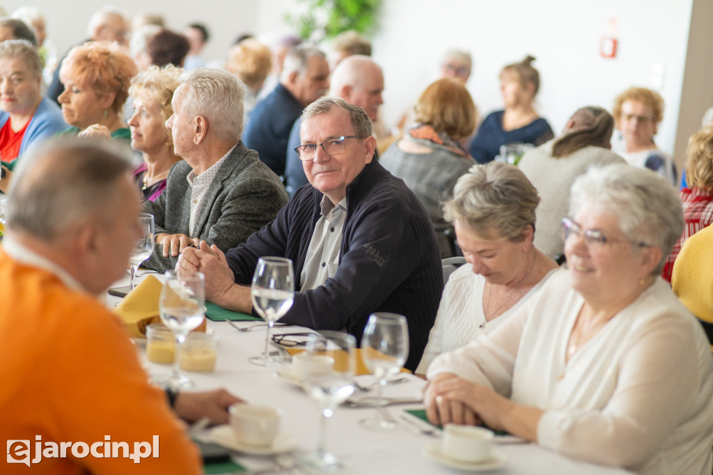 Śniadanie Wielkanoce dla seniorów i osób samotnych