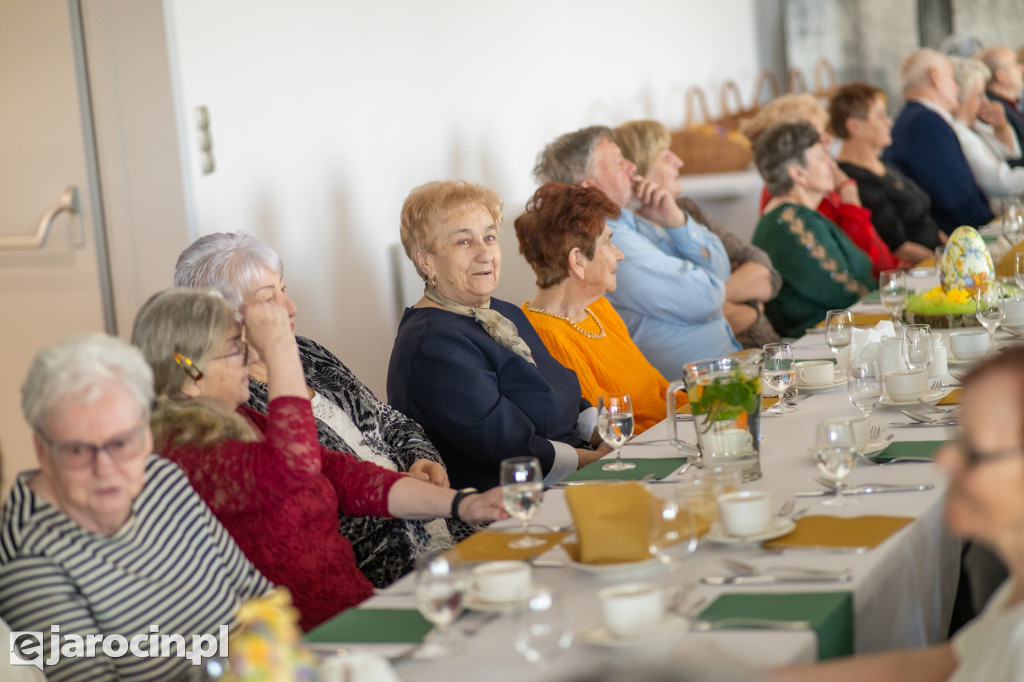Śniadanie Wielkanoce dla seniorów i osób samotnych