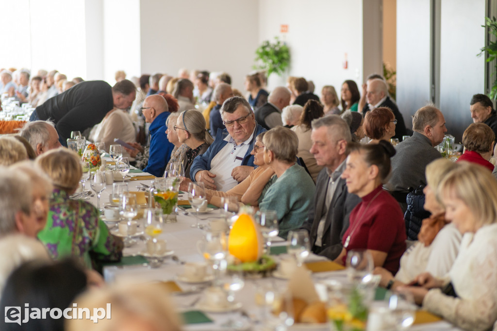 Śniadanie Wielkanoce dla seniorów i osób samotnych