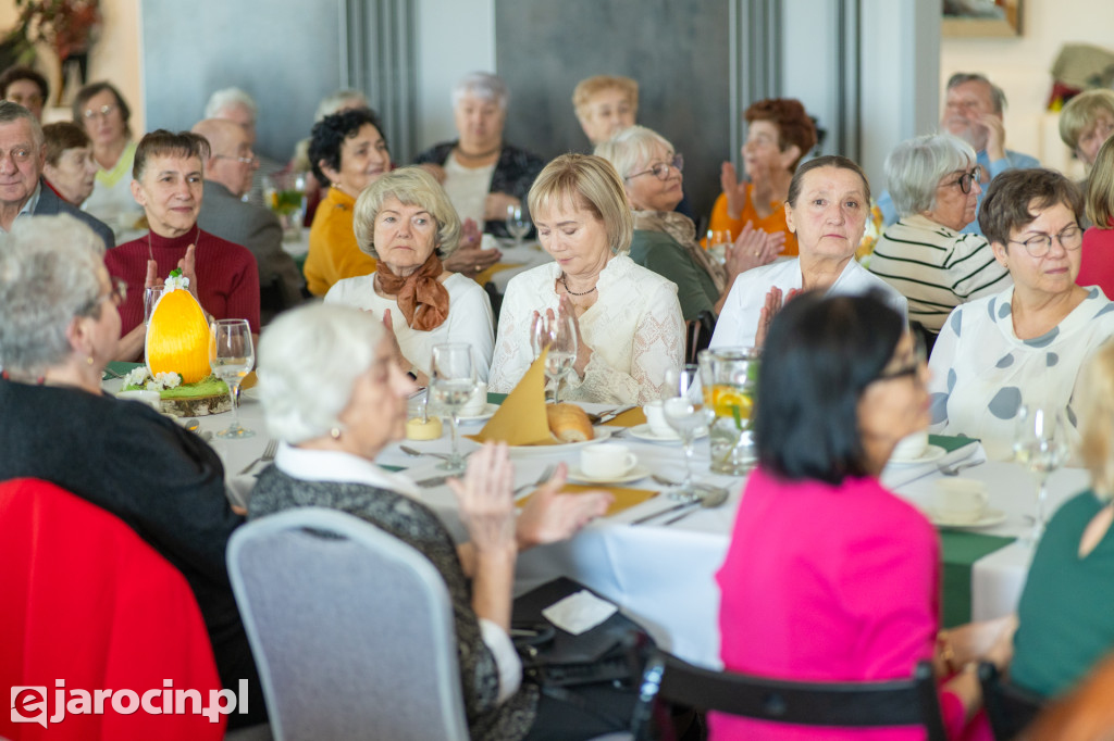 Śniadanie Wielkanoce dla seniorów i osób samotnych