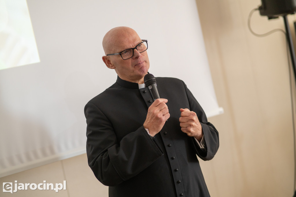 Śniadanie Wielkanoce dla seniorów i osób samotnych