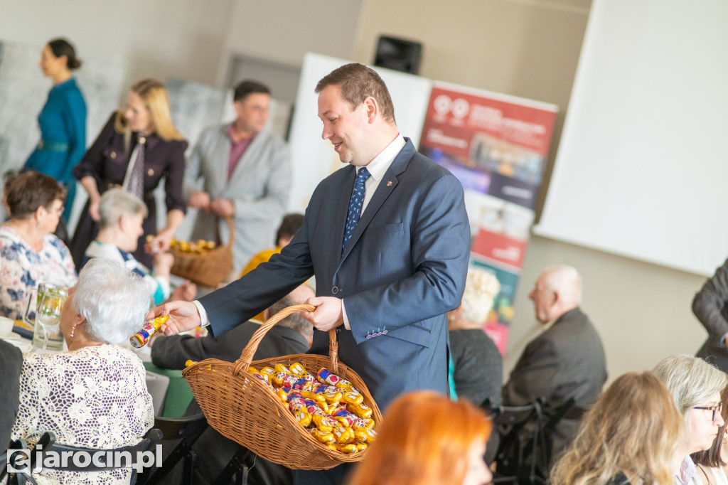 Śniadanie Wielkanoce dla seniorów i osób samotnych