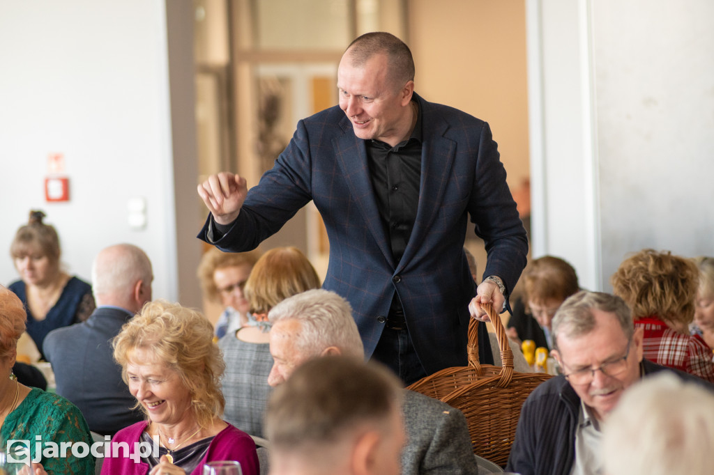 Śniadanie Wielkanoce dla seniorów i osób samotnych