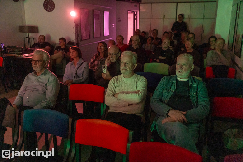 Muzyczna Kamienica: Wolf Mail Band