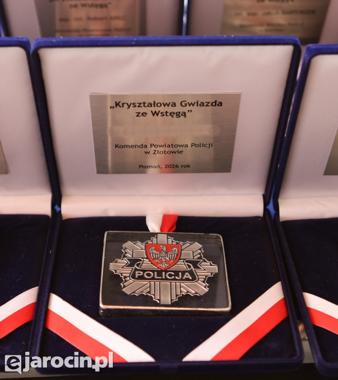 Policyjny bohater z Jarocina doceniony „Kryształową Gwiazdą” za ratowanie życia