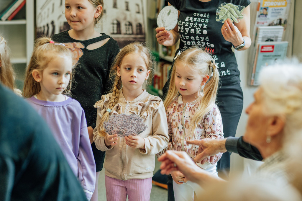 „Ilustrowany słowniczek gwarowy dla najmłodszych” połączył pokolenia