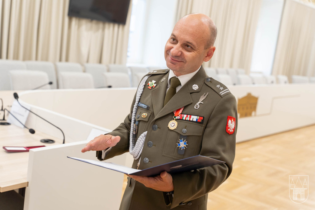 Z Jarocinem związany był przez 19 lat. Teraz otrzymał jedno z najważniejszych odznaczeń MON