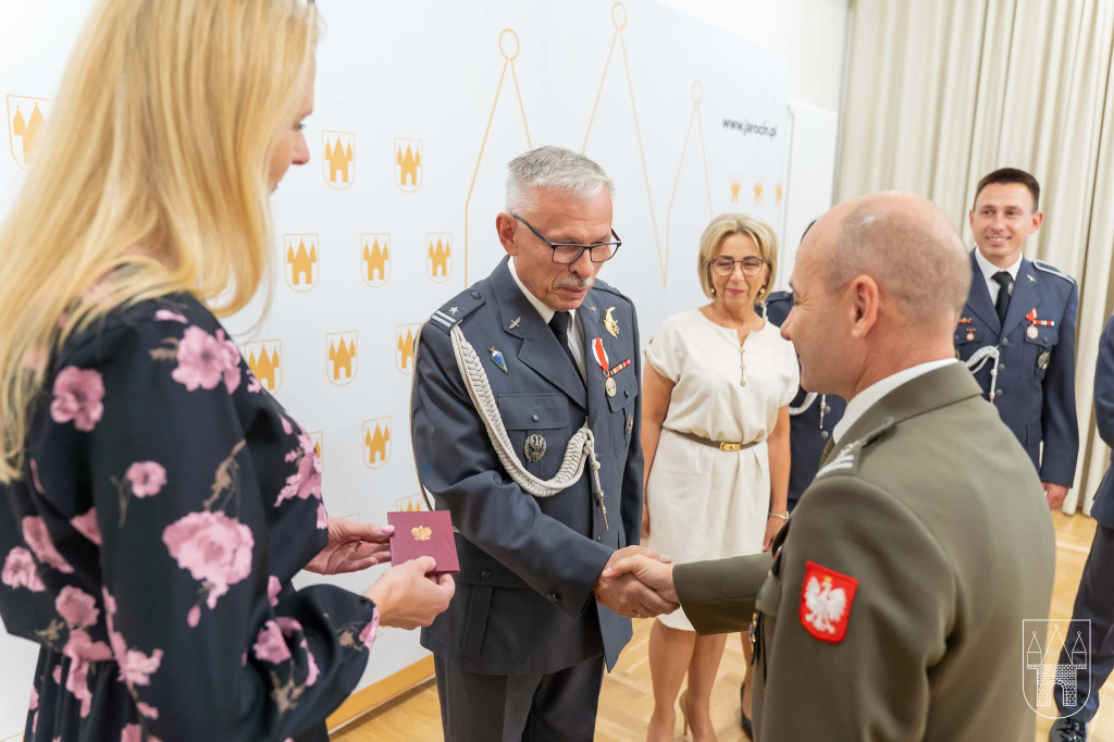 Z Jarocinem związany był przez 19 lat. Teraz otrzymał jedno z najważniejszych odznaczeń MON