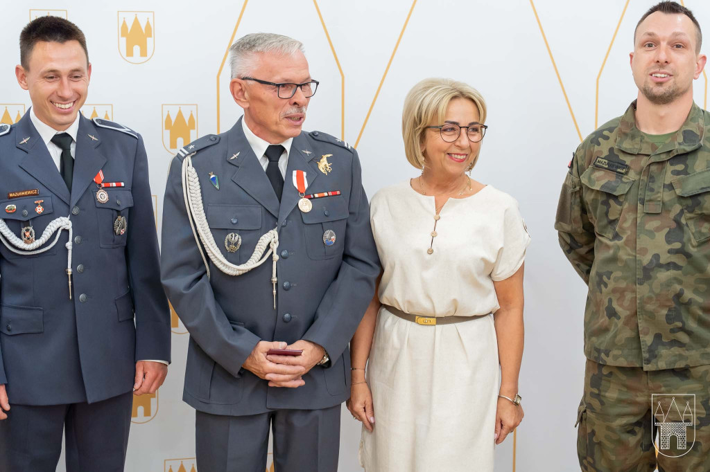 Z Jarocinem związany był przez 19 lat. Teraz otrzymał jedno z najważniejszych odznaczeń MON