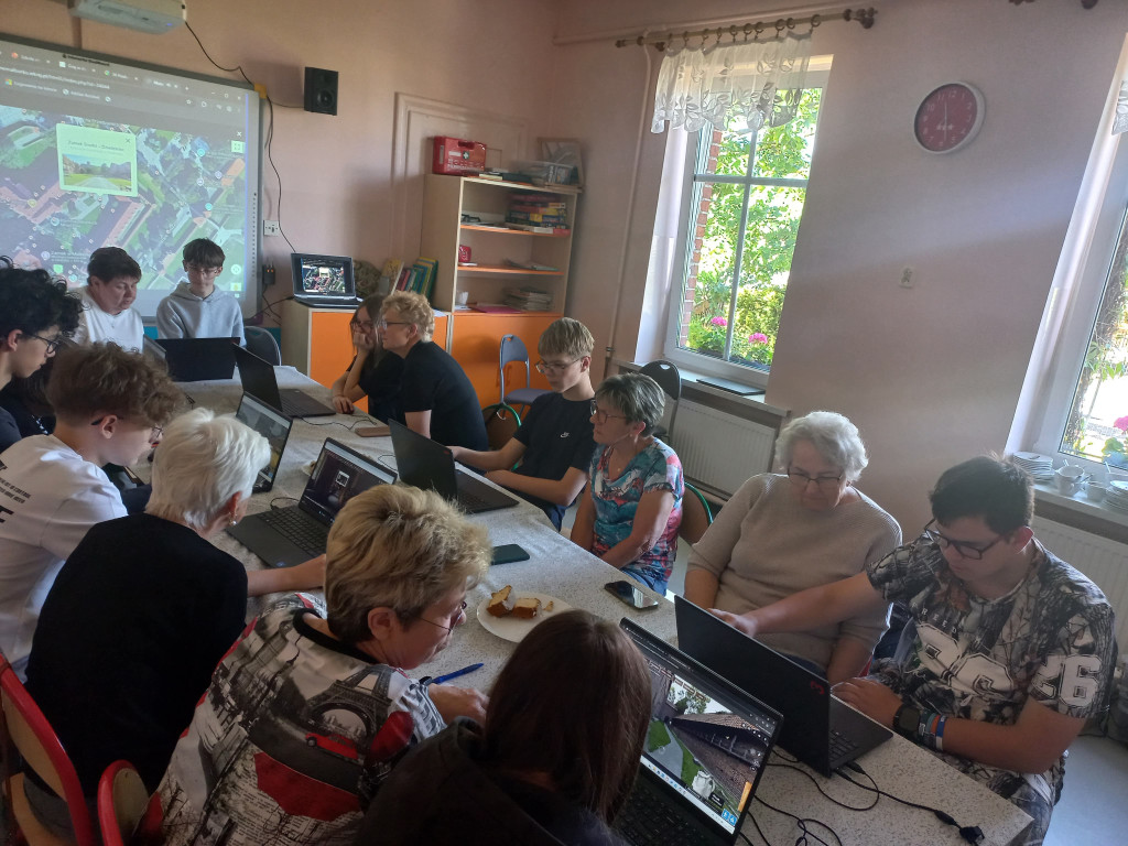 W Bachorzewie młodzi i seniorzy wymieniali się doświadczeniami