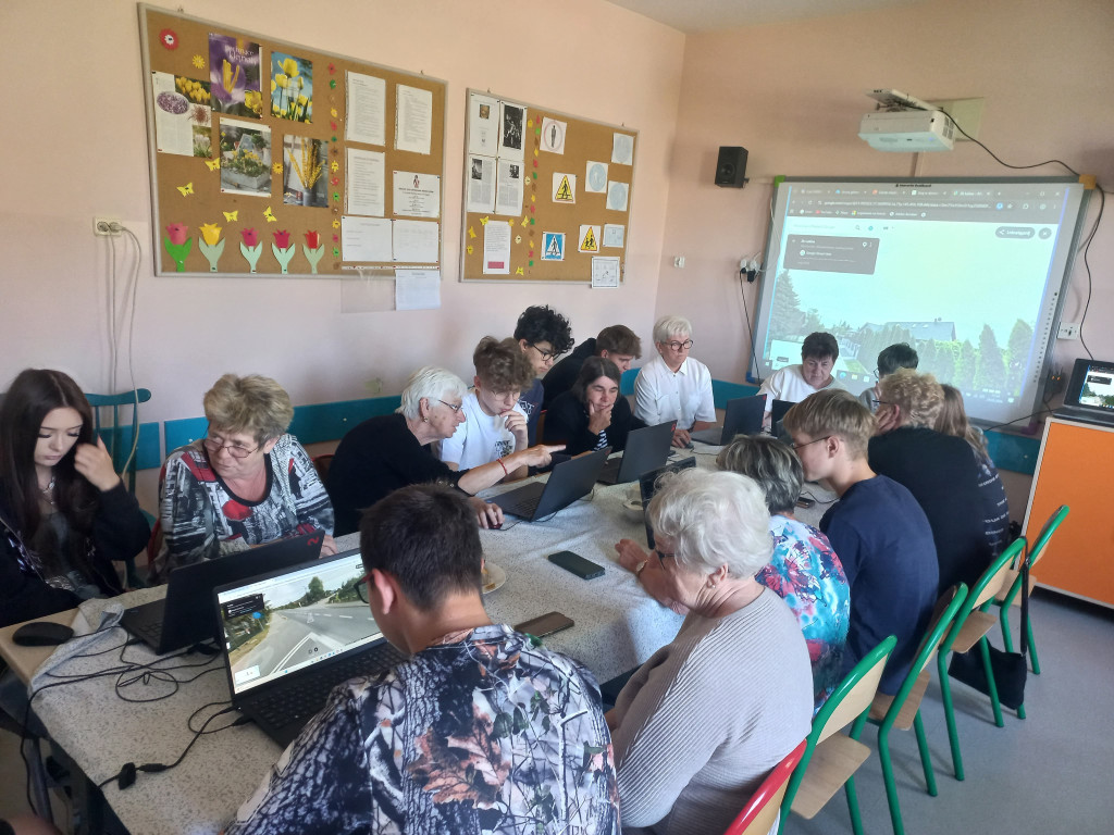 W Bachorzewie młodzi i seniorzy wymieniali się doświadczeniami