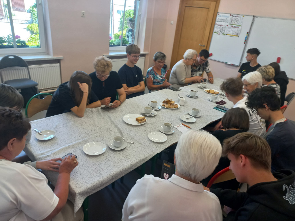 W Bachorzewie młodzi i seniorzy wymieniali się doświadczeniami