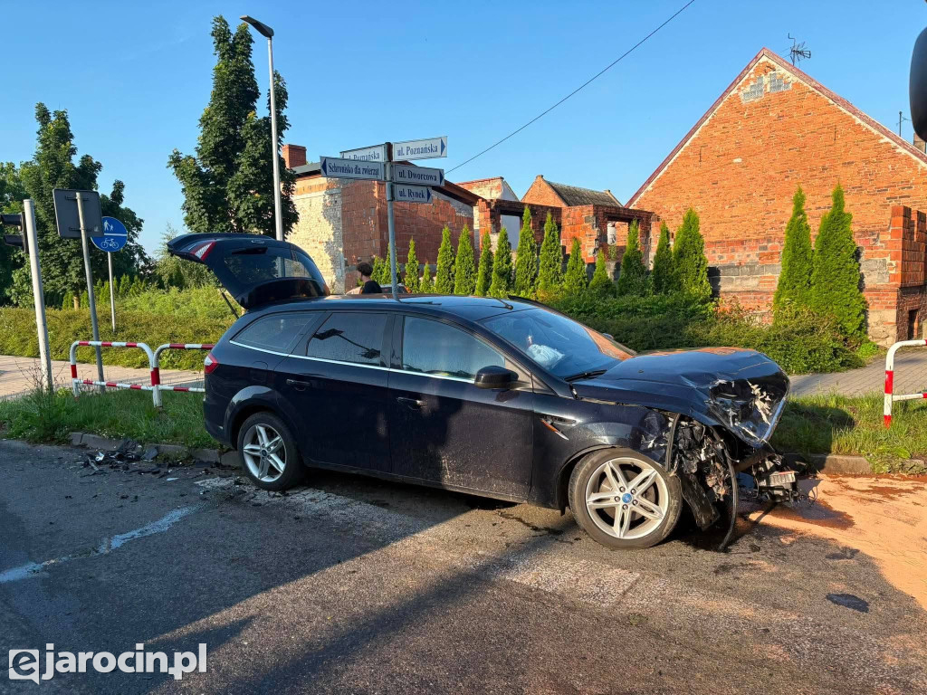 Wczesnym rankiem doszło do zderzenia dwóch aut w Mieszkowie