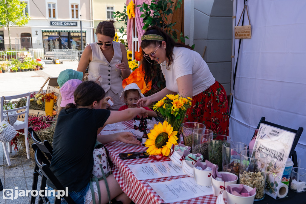 EKO-logiczna Gmina Jarocin i Mateusz Ziółko przyciągnęli mieszkańców na rynek