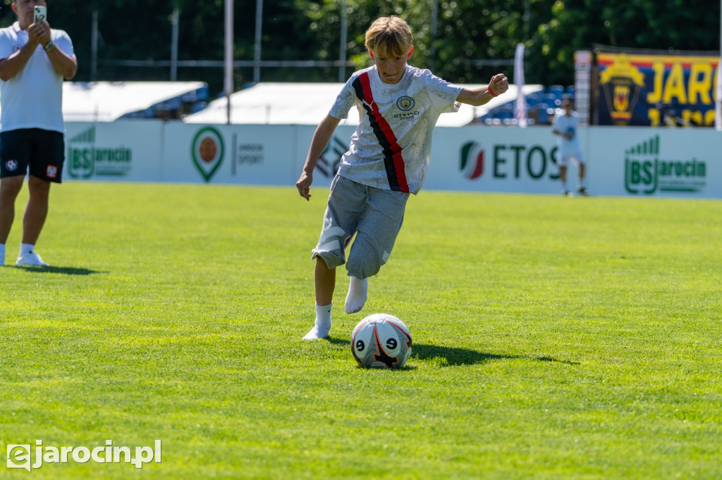 Piłkarskie święto w Jarocinie. Setki młodych zawodników i legendy futbolu na jednym stadionie