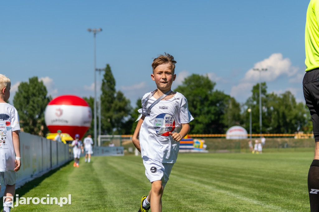 Piłkarskie święto w Jarocinie. Setki młodych zawodników i legendy futbolu na jednym stadionie