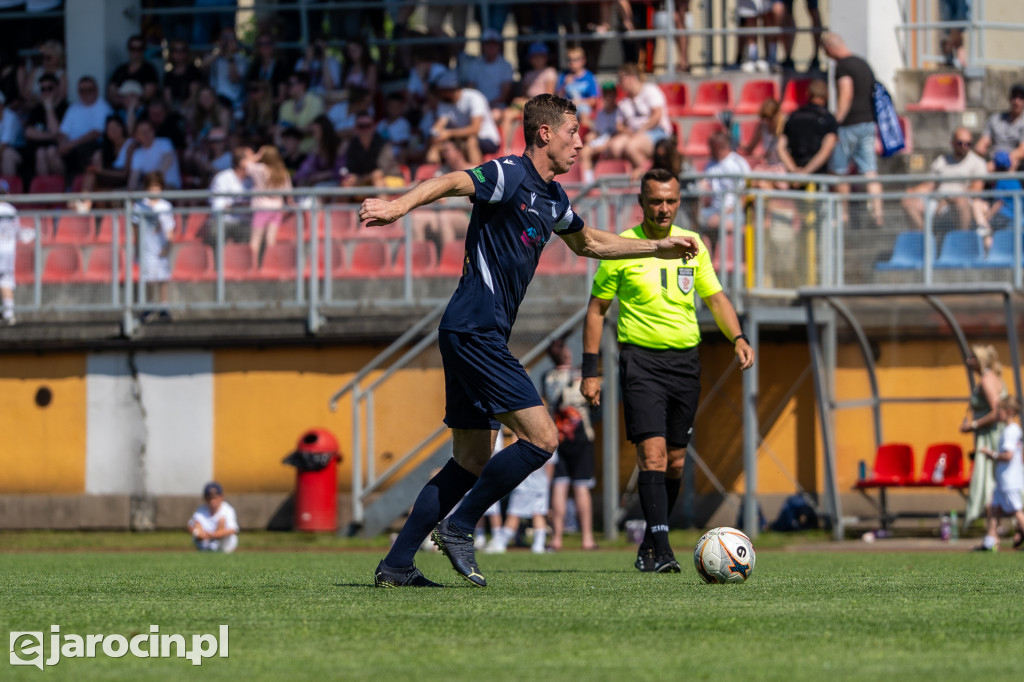 Piłkarskie święto w Jarocinie. Setki młodych zawodników i legendy futbolu na jednym stadionie