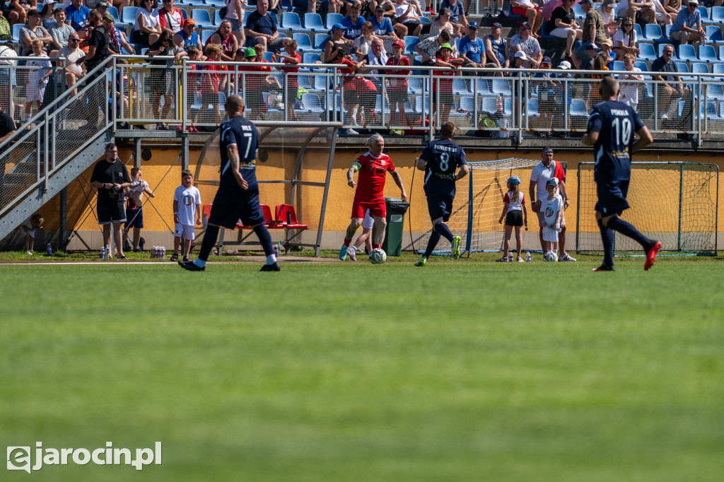 Piłkarskie święto w Jarocinie. Setki młodych zawodników i legendy futbolu na jednym stadionie