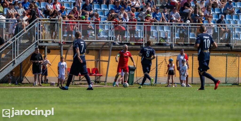 Piłkarskie święto w Jarocinie. Setki młodych zawodników i legendy futbolu na jednym stadionie