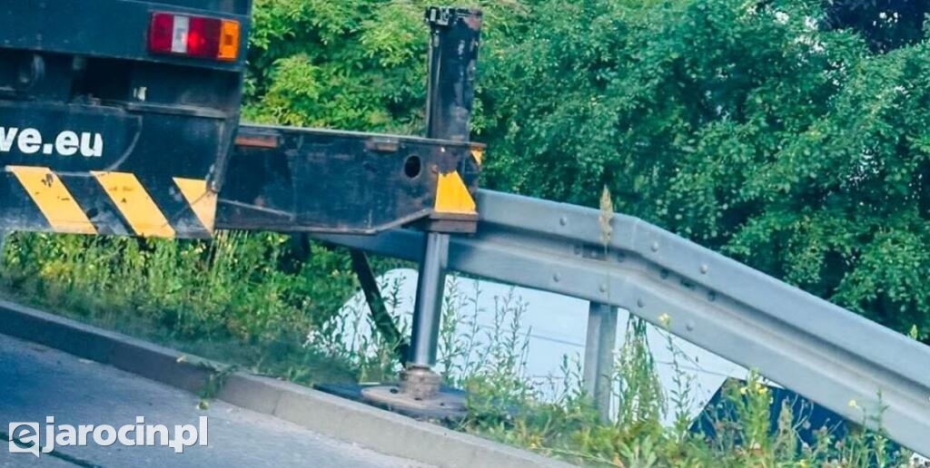 Bus wpadł do Lipinki
