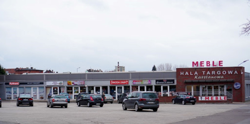 Wybierasz się na targ? Teraz łatwiej zaparkujesz samochód i zostawisz rower