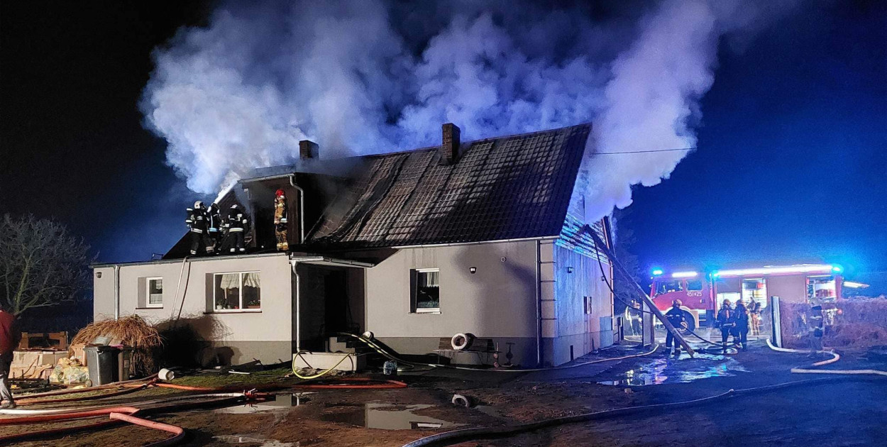 Pożar w Łuszczanowie. Sześcioosobowa rodzina bez dachu nad głową (AKTUALIZACJA)