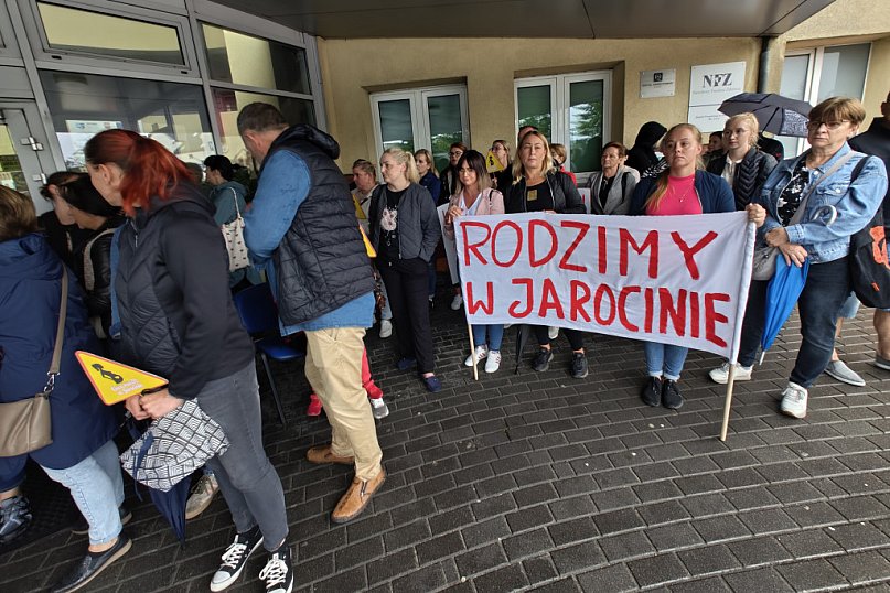 Protest przed Szpitalem Powiatowym w Jarocinie