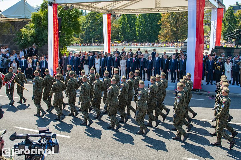 Żołnierze z Jarocina na uroczystościach z okazji Święta Wojska Polskiego w Warszawie