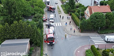 Wypadek na ul. Świętego Ducha w Jarocinie. Dwie osoby poszkodowane (ZDJĘCIA)-13836