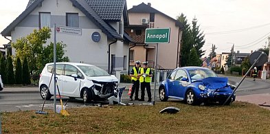 Wypadek w Annapolu. Samochód zjechał na przeciwny pas (ZDJĘCIA)-14227