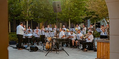 Muzyka puzonów i kobiecy duet rozbrzmiały na jarocińskim rynku FOTORELACJA-14794