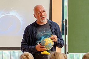 Pisarz i podróżnik Łukasz Wierzbicki spotkał się z uczniami w Jarocinie-2528