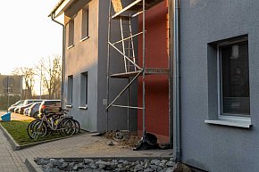 Ruszył remont elewacji w Siedleminie-2705
