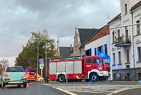 Strażacy ruszyli na Al. Niepodległości. Dym w jednym z mieszkań (ZDJĘCIA)-15612