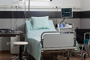 Lek wycofany z powodu zanieczyszczeń. W środku znaleziono fragmenty szkła-15748