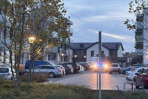 Akcja strażaków na jarocińskim osiedlu. Dziecko zaklinowało się w windzie ZDJĘCIA-15830