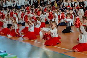 Akademia z okazji Narodowego Święta Niepodległości w ZS nr 4 w Jarocinie (ZDJĘCIA)-15911