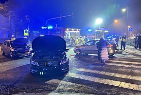 Wypadek w Mieszkowie. Trzy auta zderzyły się na starej „11” (ZDJĘCIA, NOWE)-16371