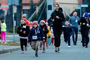 Czerwone czapki opanowały Cielczę. Mikołajkowy bieg odbył się po raz trzeci-16443