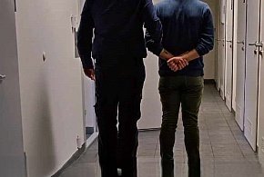 Atak nożem w zakładzie produkcyjnym. Policja wprowadza dozór nad sprawcą-16470