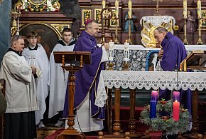 Blisko 700 lat historii i pięć warstw malowideł. Sanktuarium w Golinie poświęcone-16572