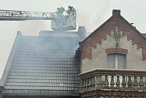 Groźnie przy ul. Poznańskiej w Jarocinie. Zapalił się sadza w kominie (ZDJĘCIA)-16684
