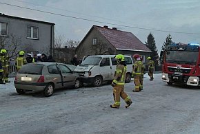 Groźnie wyglądająca kolizja w Rusku. Interweniowała straż pożarna (ZDJĘCIA)-16759