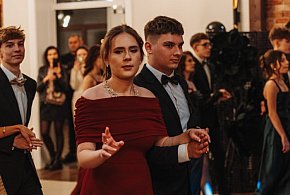 Studniówka 2025 maturzystów Społecznego Liceum Ogólnokształcącego w Jarocinie