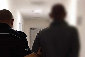 Uderzył nieletniego syna w twarz. 37-latek z Jarocina z zarzutami