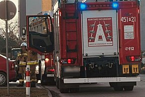 Podejrzenie ulatniania się gazu w bloku w Jarocinie. Służby szybko na miejscu