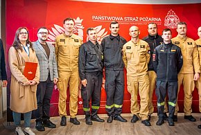 „Biernacki” wdzięczny strażakom. Osobiste podziękowania w komendzie PSP
